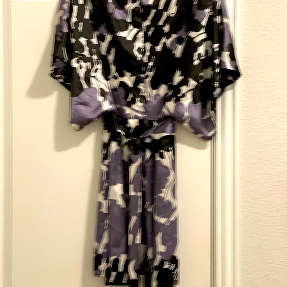 Ladies Dress - Picture 2 of 4